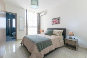 Modern and Spacious Apartment Close to The Sea